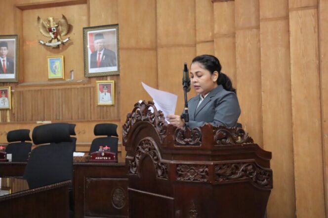 
 Rizky Aryetta, Anggota DPRD F Golkar, saat bacakan laporan Pansus. 