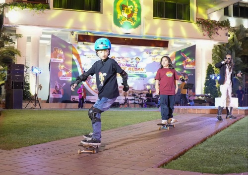 
 Aksi Skateboard Pukau Pengunjung Beranda Kreatif Medan