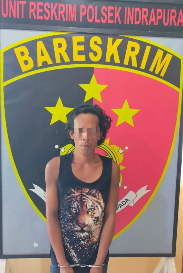 
  Idris Efendi (37) seorang warga Desa Pasar VII, Dusun I Limau Manis, Kabupaten Batu Bara berhasil diamankan tim Opsnal Reskrim Polsek Indrapura atas kasus pencurian pemberatan (curat)