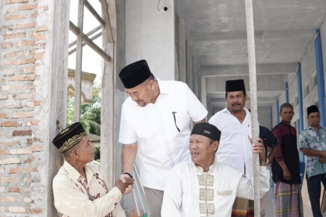 
 Jum’at Berkah, Cabup Batu Bara 02 Tebar Kebahagiaan