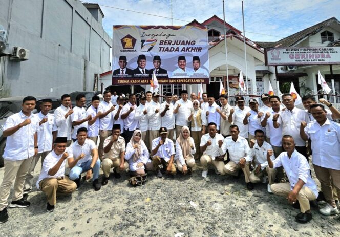 
 HUT ke – 17, Partai Gerindra Batubara Potong Tumpeng Hingga Berkunjung ke Panti dan Yayasan