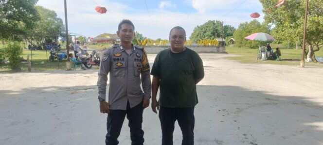 
 Personil Polsek Indrapura Monitoring dan Pengamanan Objek Wisata Alam Pantai Datuk