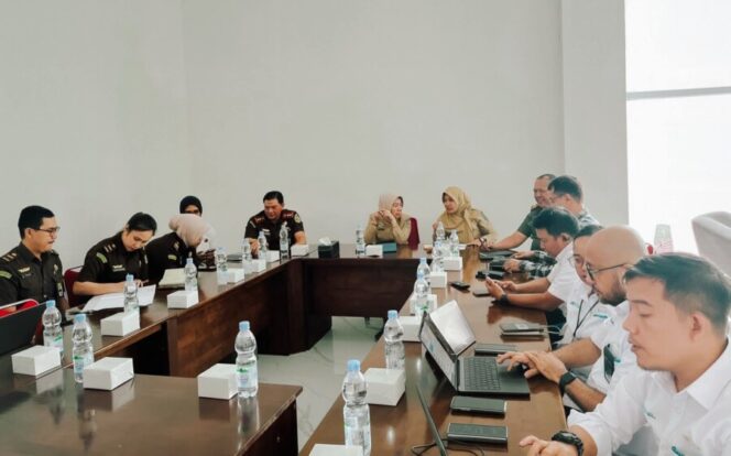 
 Bapenda Batu Bara dan PLN Gelar Rakor Rekonsiliasi Data