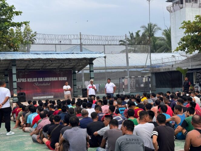 
 Senam Pagi Bersama Warga Binaan, Kalapas Soetopo Berutu Sampaikan Arahan