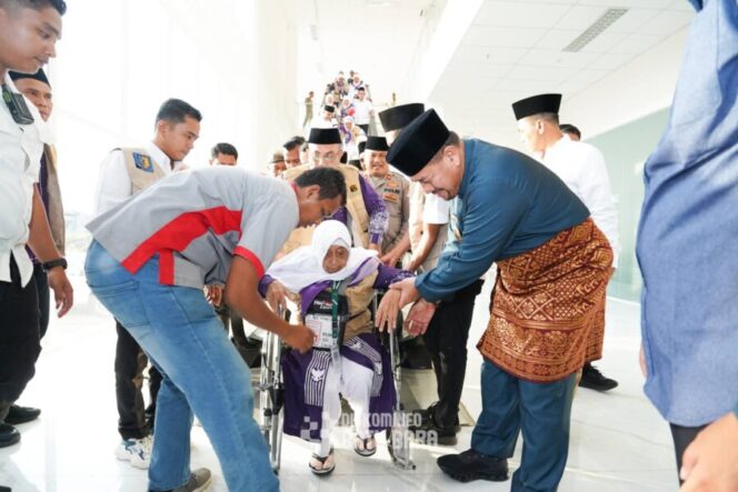 
 Kadinkes Batu Bara Jadi Pendamping Jemaah Calon Haji Kloter 12