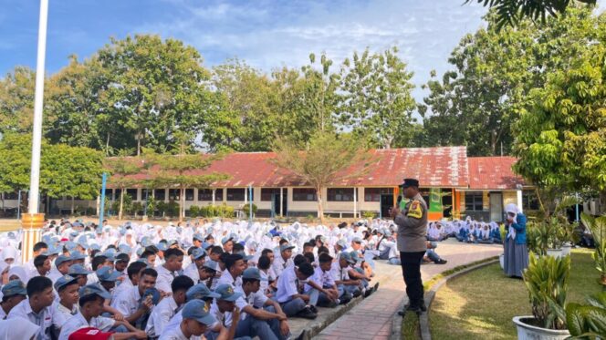 
 Polsek Indrapura Sosialisasikan Police Goes To School di SMA Negeri 1 Sei Suka