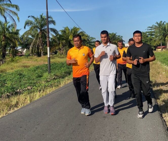 
 Personil Polsek Indrapura Gelar Olahraga Bersama, Jaga Kebugaran dan Kinerja