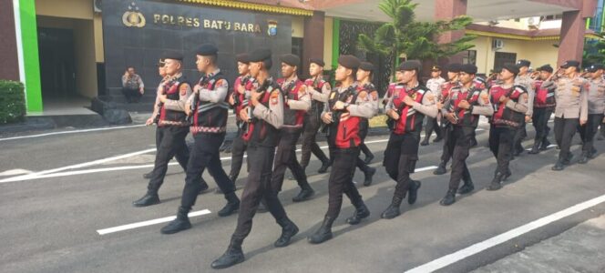 
 Personil Polres Batu Bara Latihan Baris Berbaris Persiapan HUT RI ke-80