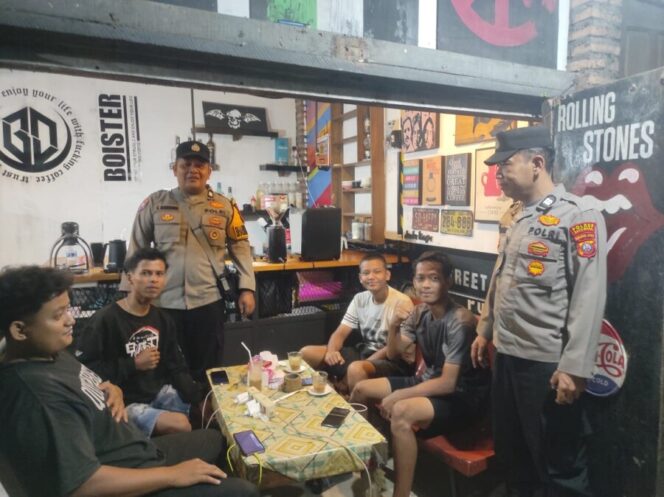
 Patroli Mobile Polsek Lima Puluh Jaga Malam Tetap Kondusif