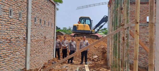
 Kapolres Batu Bara Tinjau Pembangunan SPPG di Mapolsek Labuhan Ruku