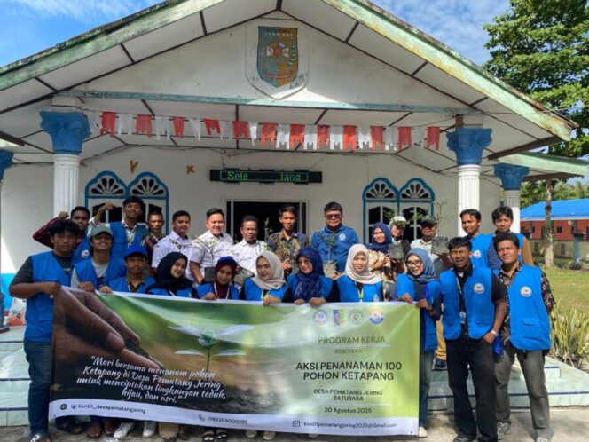 
 Aksi Nyata KKN Al-Azhar : Tanam 100 Pohon Ketapang untuk Lingkungan Lestari