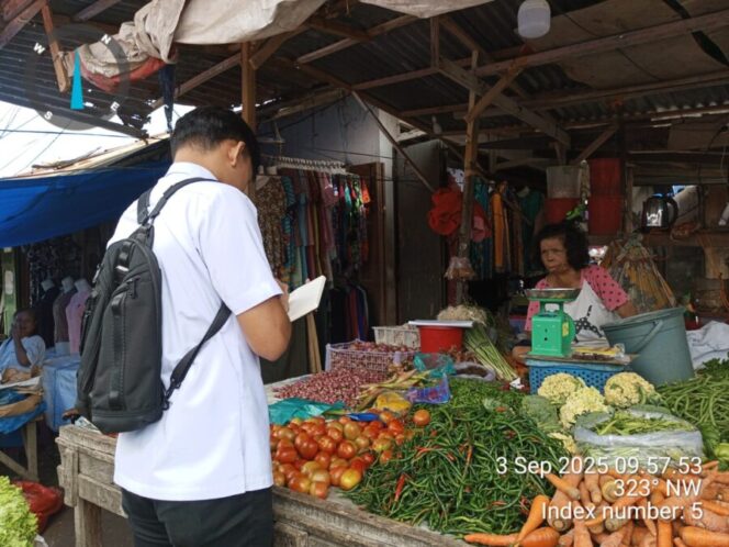 
 Polres Batu Bara Cek Harga Bahan Pokok dan Daya Beli Masyarakat di Pasar Lima Puluh