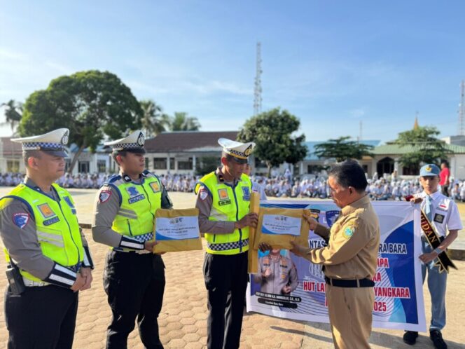 
 Satlantas Polres Batu Bara Gelar “Polantas Menyapa” di SMK Citra Abdi Negoro