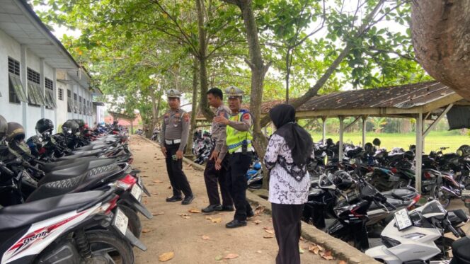 
 Satlantas Polres Batu Bara Sosialisasikan Larangan Knalpot Brong di SMA Negeri 1 Lima Puluh