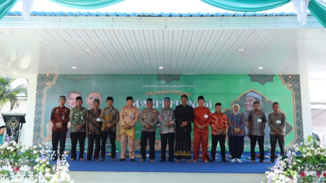 
 Peringati Maulid Nabi, Warga Binaan Lapas Labuhan Ruku Meriahkan dengan Hadroh dan Puisi Islami
