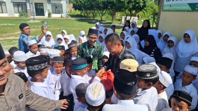 
 Polres Batu Bara Gelar Bakti Sosial di Pondok Pesantren Jabal Hindi