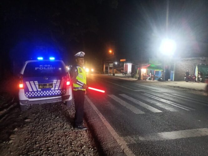 
 Sat Lantas Polres Batu Bara Gelar Patroli Blue Light di Titik Rawan Laka dan Kemacetan