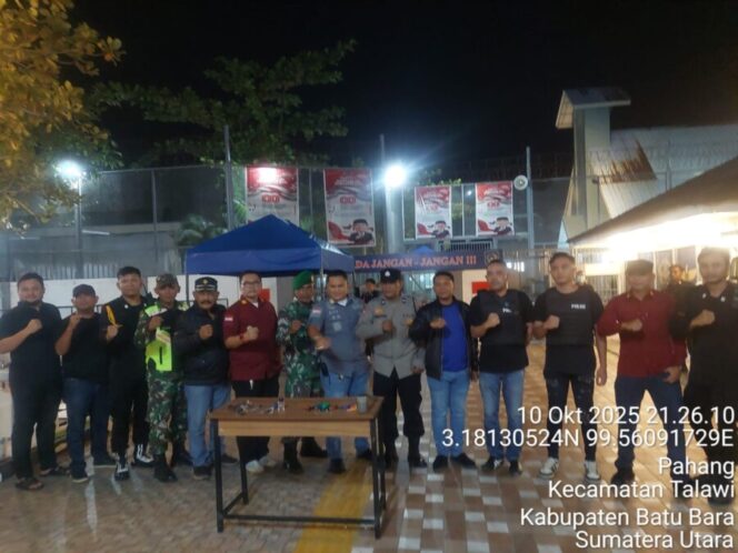 
 Polsek Labuhan Ruku Ikut Razia dan Bersih-Bersih di Lapas Kelas IIA