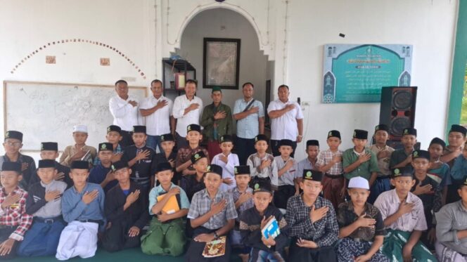
 Sat Intelkam Polres Batu Bara Gelar Bakti Sosial di Ponpes Al Itqon
