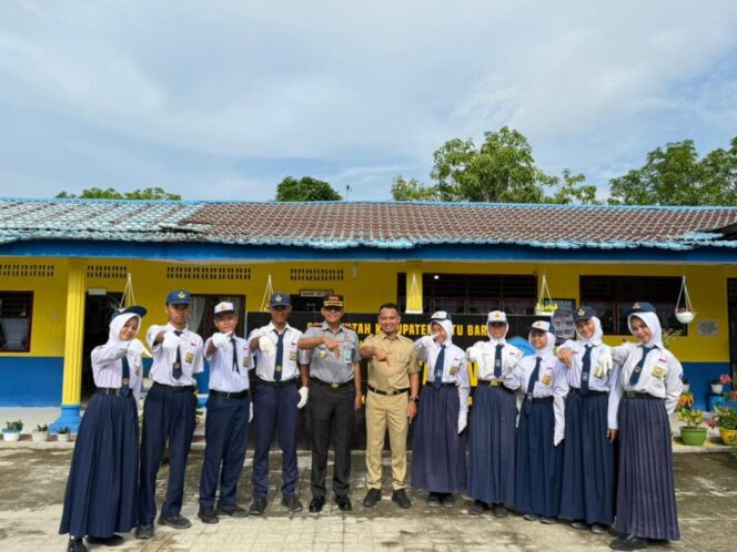
 Kalapas Labuhan Ruku Ajak Pelajar SMPN 1 Talawi Jauhi Narkoba