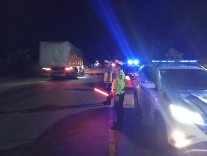 
 Satlantas Polres Batu Bara Gelar Patroli Blue Light Cegah Laka dan Kemacetan