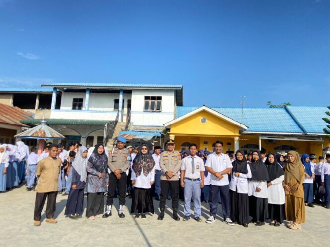 Kanit Binmas Polsek Medang Deras Laksanakan Police Goes To School di SMA Swasta Citra