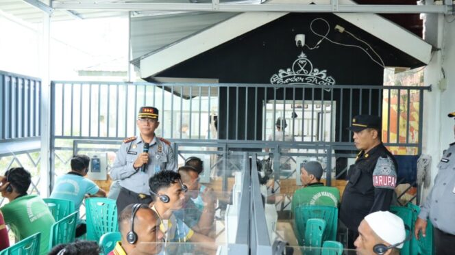 
 Wujudkan Komunikasi Aman dan Tertib, Lapas Labuhan Ruku Resmikan 30 Unit Wartelsuspas Baru