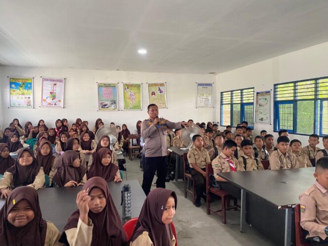 
 Sosialisasi SPMP dan SMA KTB oleh Kanit Binmas Polsek Labuhan Ruku