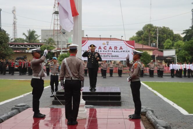 
 Polres Batu Bara Gelar Upacara Peringatan Hari Pahlawan 2025