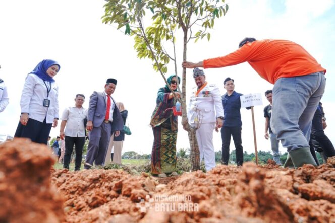 
 HUT ke-19 Batu Bara Diperingati dengan Gerakan Cinta Lingkungan