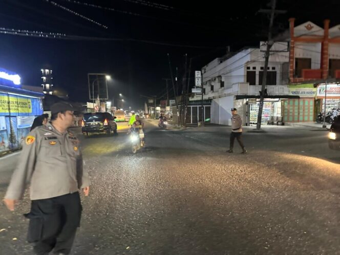 
 Pos Pam I Simpang IV Limapuluh Gatur Lalin Malam Operasi Lilin Toba 2025