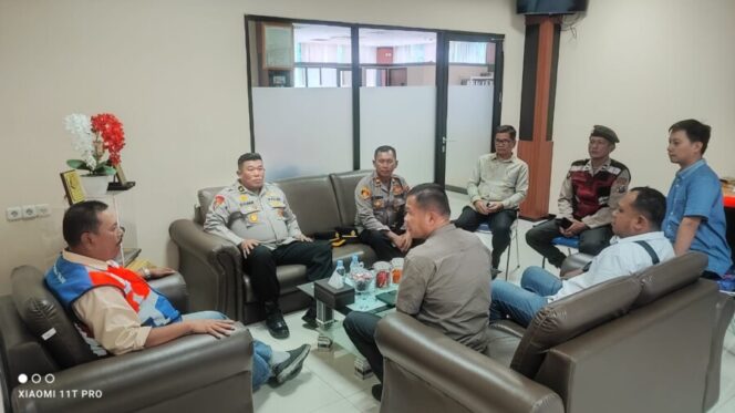 
 Polres Batu Bara Gelar Patroli Rutin R-4 di Dermaga PT Pelindo Kuala Tanjung