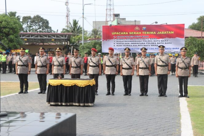 
 Polres Batu Bara Gelar Upacara Sertijab Pejabat Utama