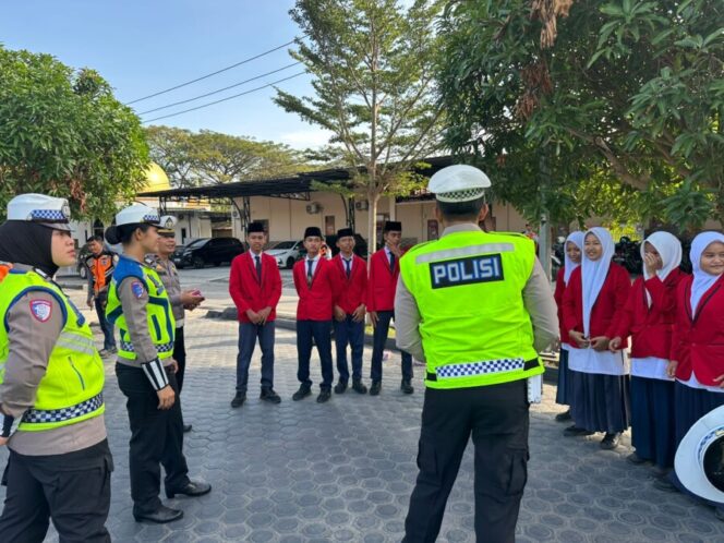 
 Satlantas Polres Batu Bara Sosialisasikan Operasi Keselamatan Toba 2026 kepada Pelajar