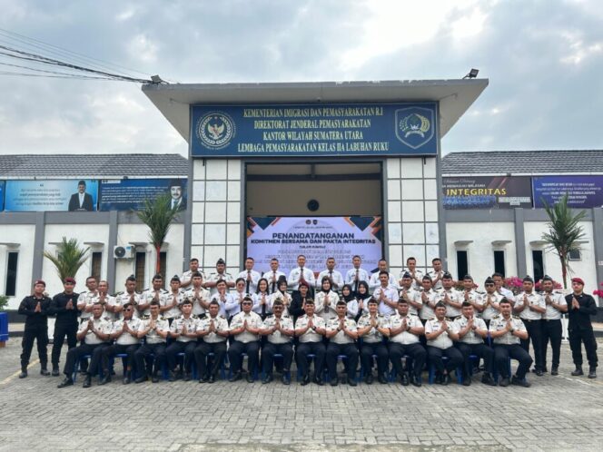 
 Mantap Menuju WBK! Lapas Labuhan Ruku Deklarasikan Komitmen Bersama dan Pakta Integritas