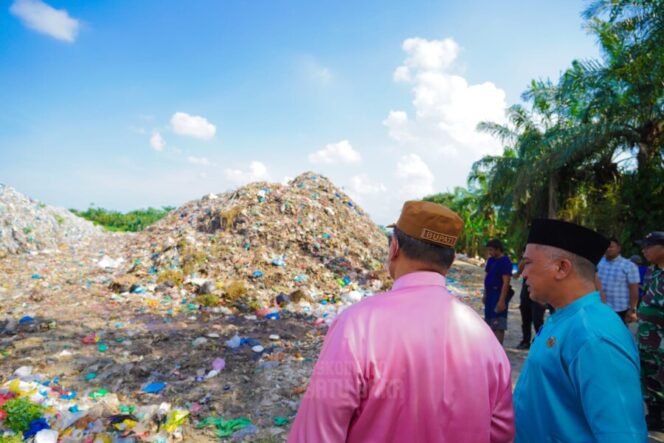 
 Bupati Batu Bara Tinjau TPA Pasar 8 Indrapura, Siapkan Relokasi ke Sei Balai