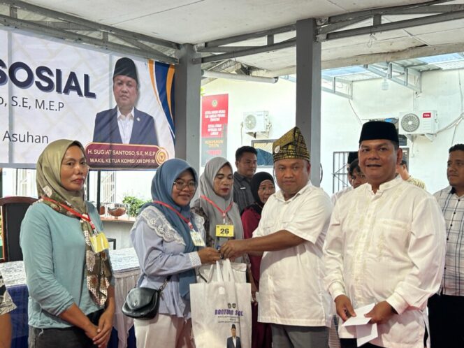 
 Kunjungan Wakil Ketua Komisi XIII DPR RI Sugiat Santoso ke Lapas Labuhan Ruku, Salurkan 50 Paket Sembako Ramadhan