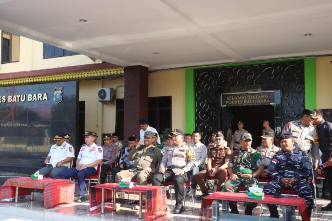
 Polres Batu Bara Gelar Apel Pasukan Operasi Ketupat Toba 2026, Amankan Idul Fitri 1447 H