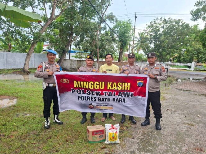 
 Polsek Talawi Gelar Minggu Kasih, Salurkan Bantuan Sembako untuk Kaum Dhuafa