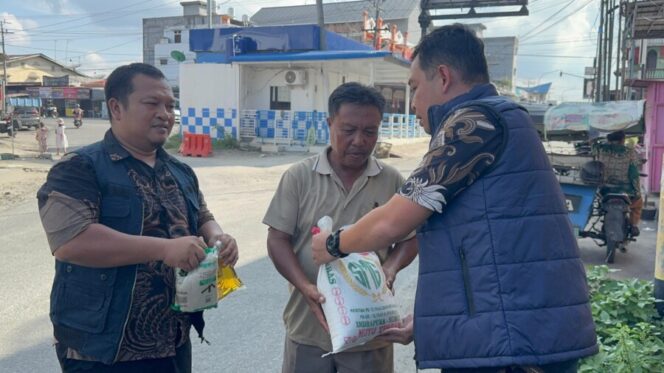 
 Sat Reskrim Polres Batu Bara Gelar Jumat Berkah, Salurkan Sembako 
