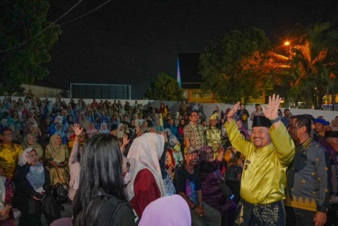 
 Malam Pesona Budaya Batu Bara Dipadati Ribuan Penonton, Bupati Baharuddin Apresiasi Antusias Masyarakat
