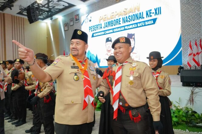 
 Kukuhkan Kwarcab Pramuka Batu Bara, Bupati Dorong Generasi Muda Berintegritas dan Berkarakter