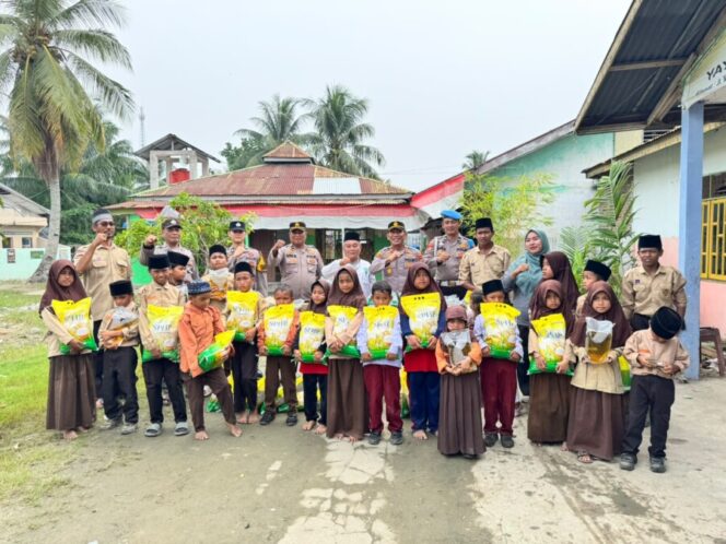 
 Kemerdekaan Penuh Kepedulian, Polres Batu Bara Berbagi Sembako untuk Panti Husnul Qotimah
