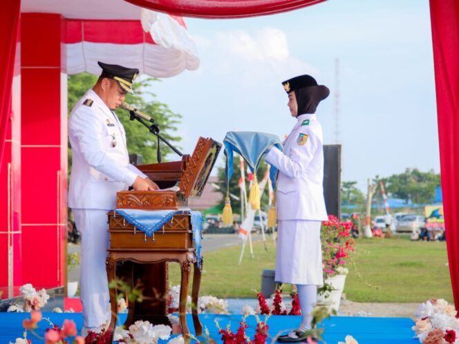 
 Wabup Syafrizal Pimpin Upacara Penurunan Bendera HUT ke-81 Kemerdekaan RI di Batu Bara