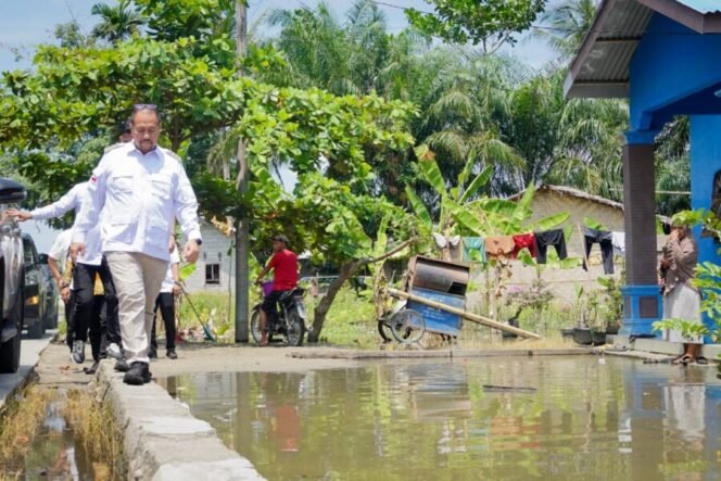 
 Bupati Batu Bara Tinjau Langsung Banjir di Gambus Laut