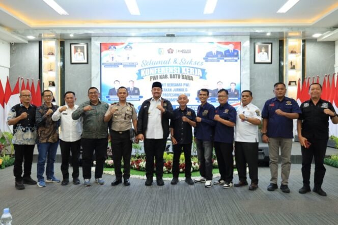 
 Polres Batu Bara Hadiri Konferensi Kerja Daerah PWI, Dorong Jurnalisme Profesional dan Berkompeten